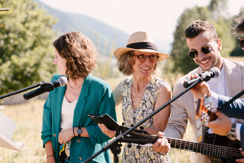 reportage mariage cérémonie laïque grange aux fées autrans