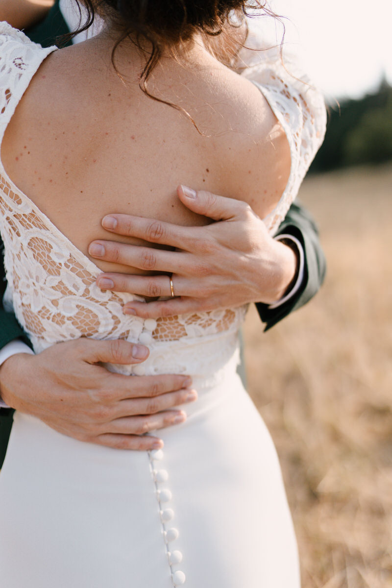 photos couple champs vercors mariage