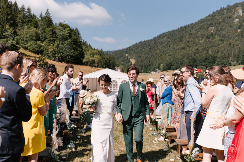 entrée des mariés cérémonie laïque grange aux fées autrans