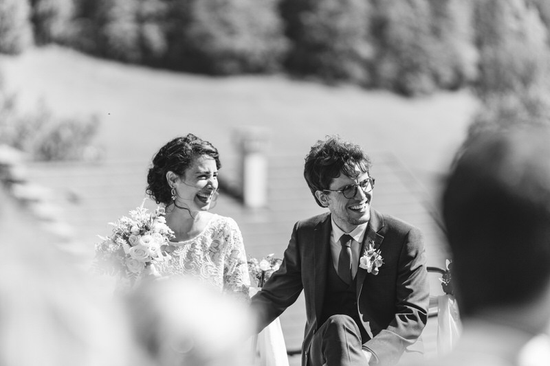 cérémonie laïque grange aux fées les mariées