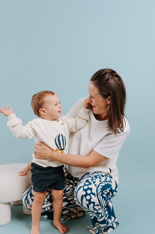 séance photo maman bébé à grenoble en studio